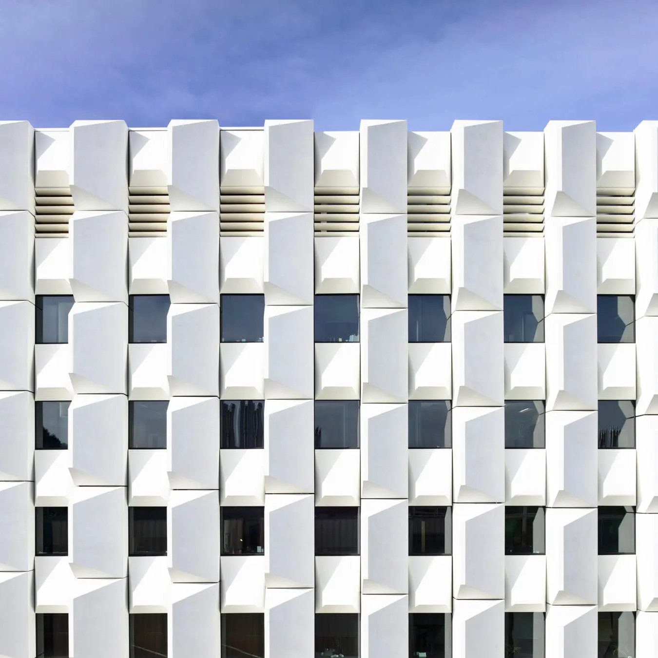 Monash-Uni-Building_02 – Square